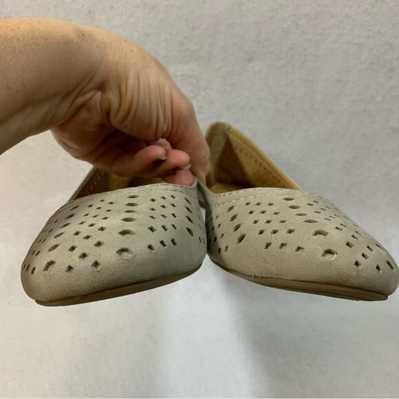 LUCKY BRAND Perforated Ballet Flats Sz 8.5 Tan Y2K Preppy Slip On - Picture 4 of 9